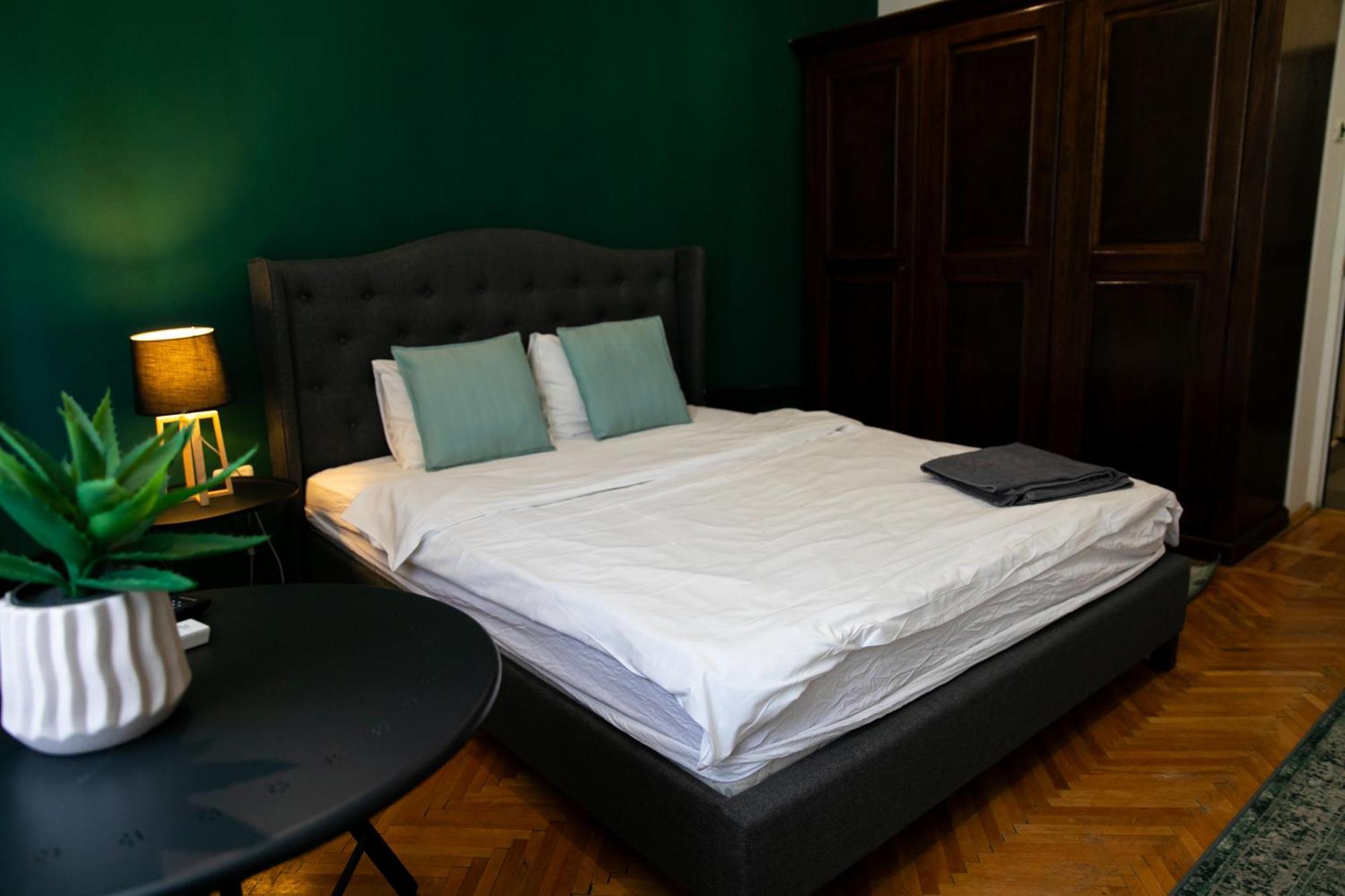Color Studio Blv Elisabeta 23 Bukarest Exteriör bild